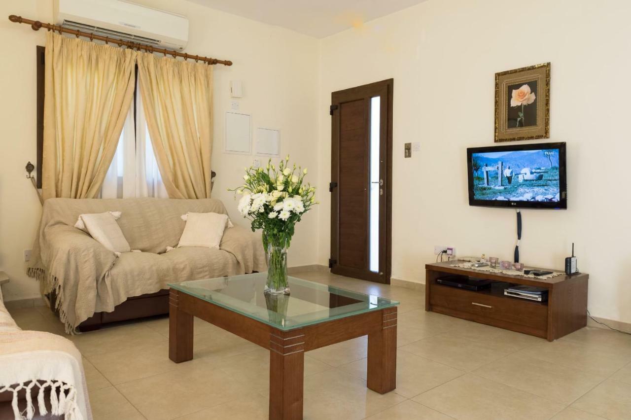 Villa Tsikkos Tria Полис Екстериор снимка